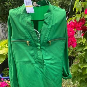 Michel Kors Kelly Green top w/Zipper Pocket detail